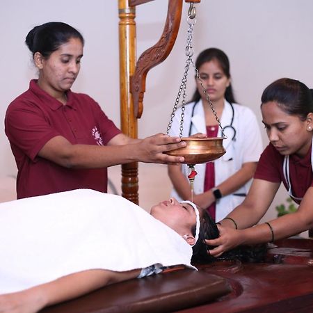 Tapasya Health & Wellness Ξενοδοχείο Jaysingpur Εξωτερικό φωτογραφία